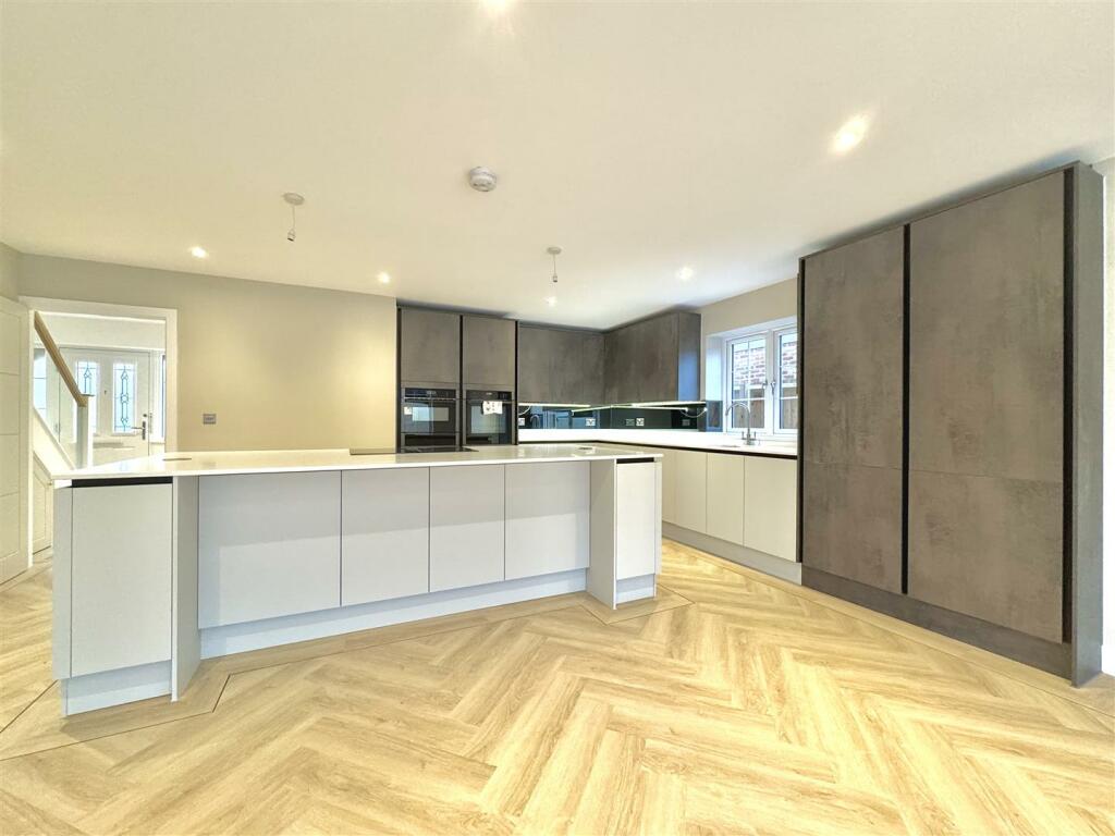 Additional property image - New Builds @ Mangapp Chase, Burnham-On-Crouch