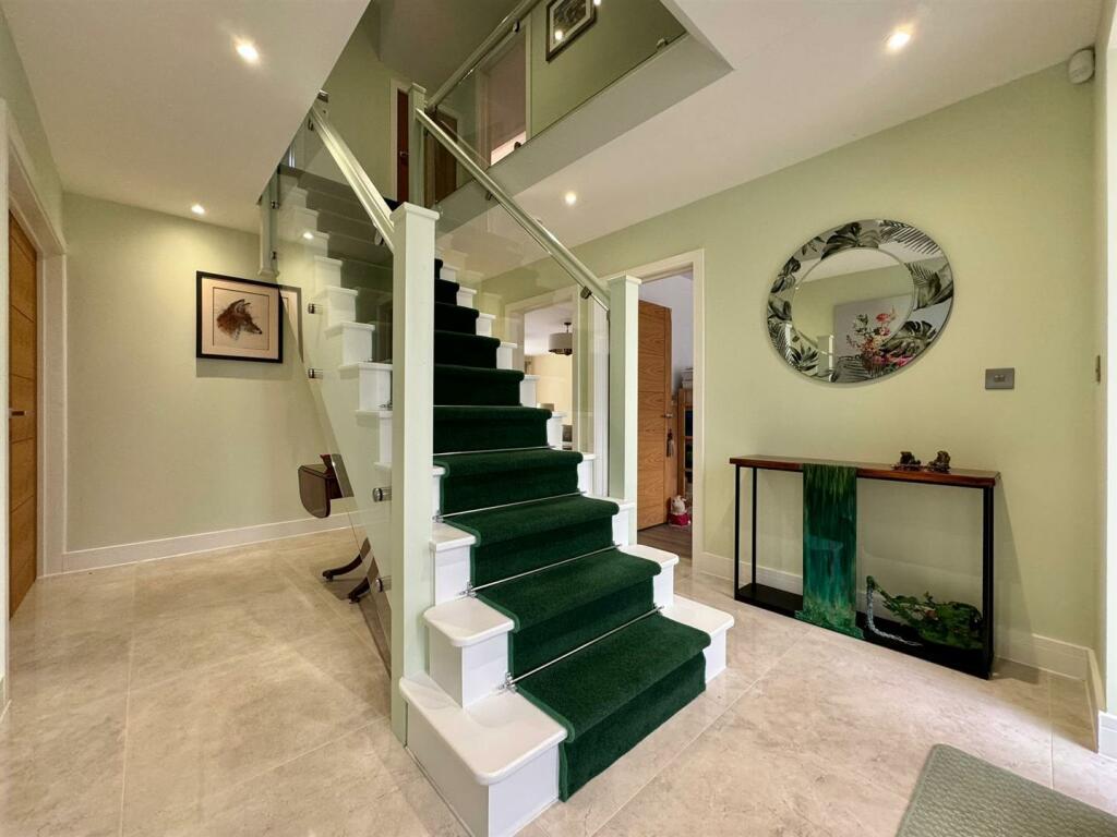 Additional property image - Oaklands Stoney Hills, Burnham-On-Crouch
