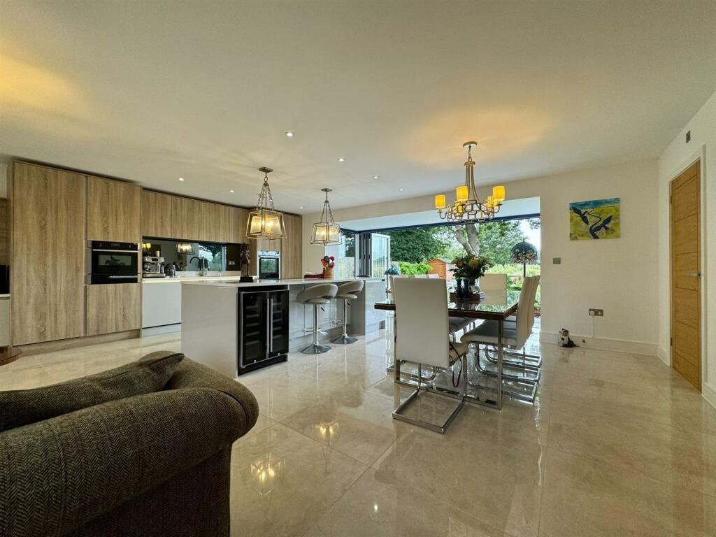 Additional property image - Oaklands Stoney Hills, Burnham-On-Crouch