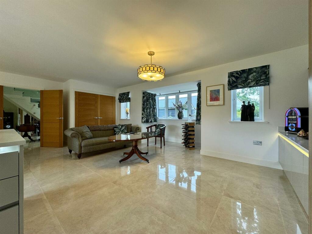 Additional property image - Oaklands Stoney Hills, Burnham-On-Crouch