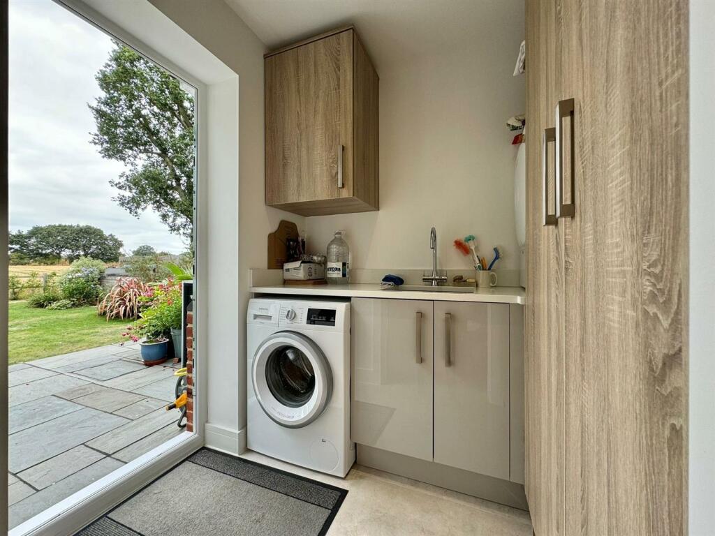 Additional property image - Oaklands Stoney Hills, Burnham-On-Crouch