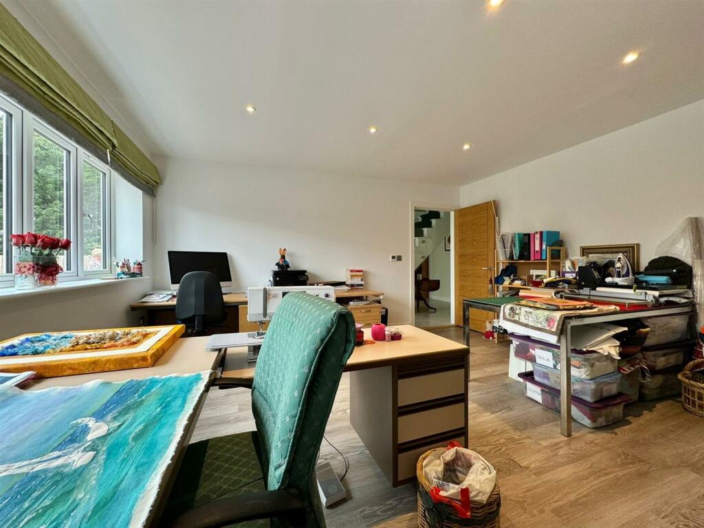 Additional property image - Oaklands Stoney Hills, Burnham-On-Crouch