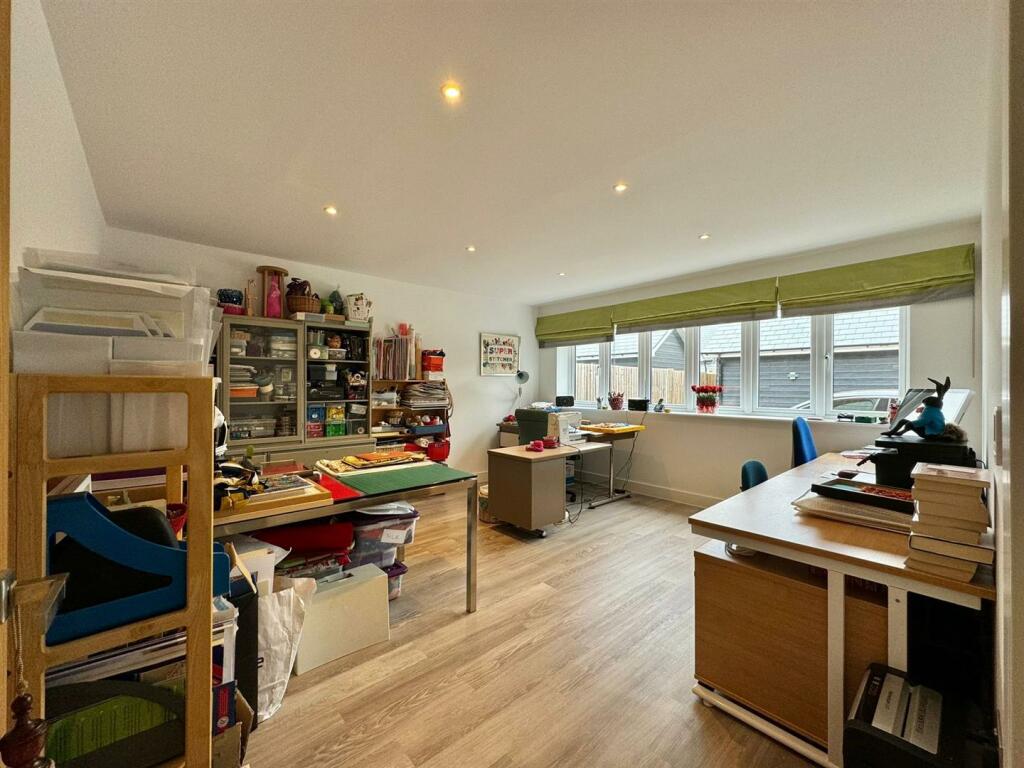 Additional property image - Oaklands Stoney Hills, Burnham-On-Crouch