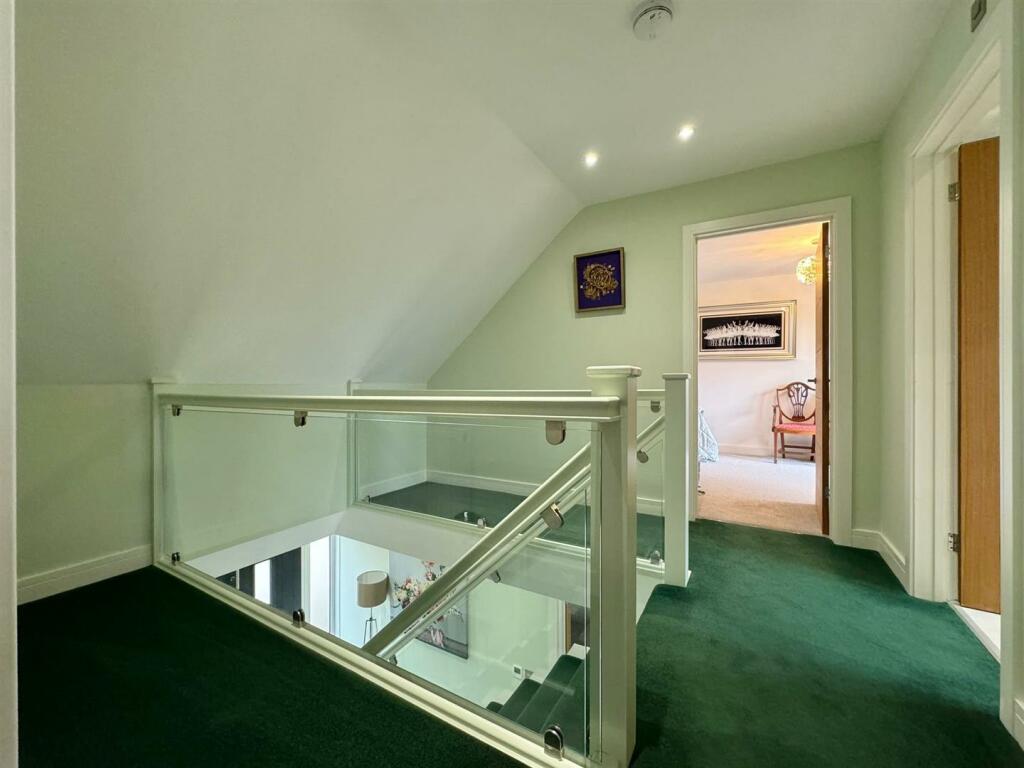 Additional property image - Oaklands Stoney Hills, Burnham-On-Crouch
