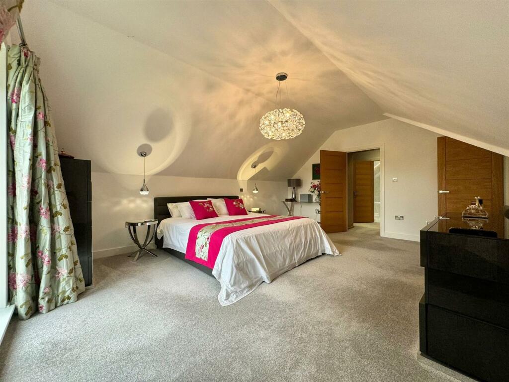 Additional property image - Oaklands Stoney Hills, Burnham-On-Crouch