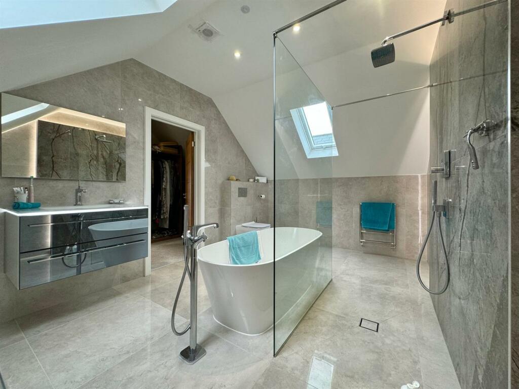 Additional property image - Oaklands Stoney Hills, Burnham-On-Crouch