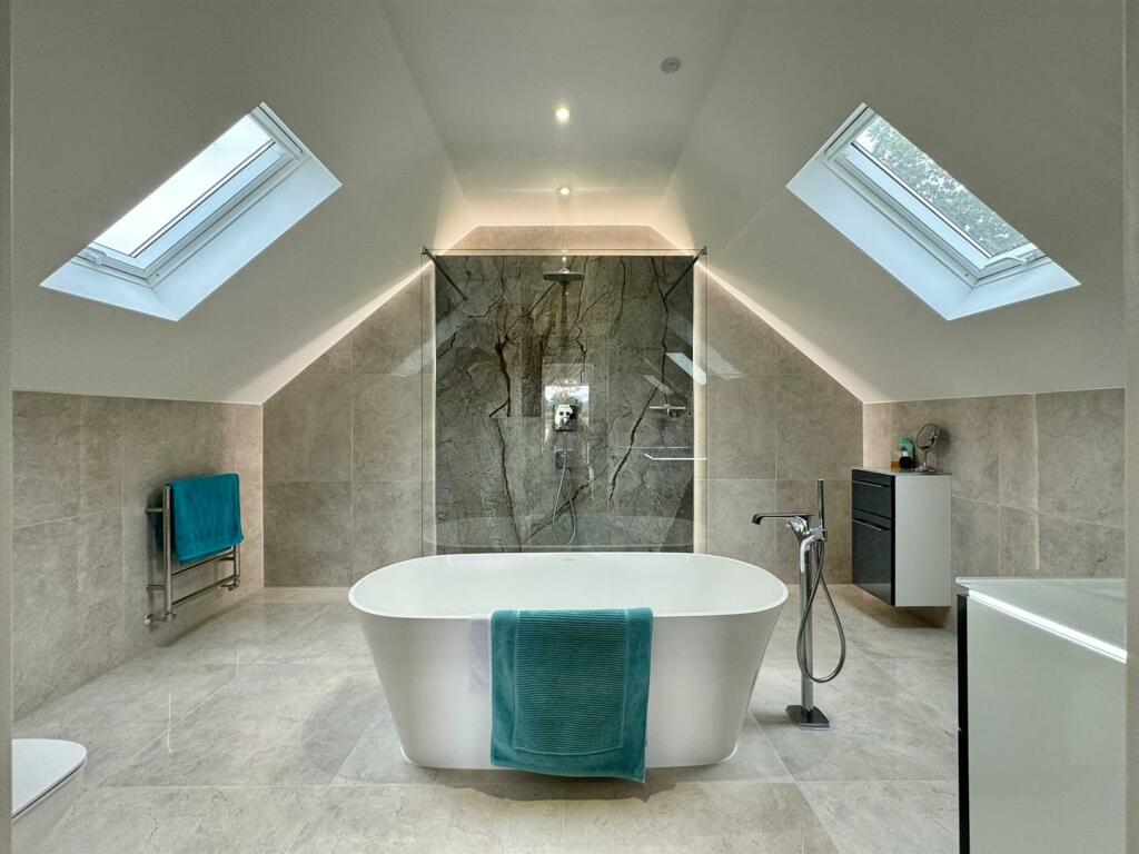 Additional property image - Oaklands Stoney Hills, Burnham-On-Crouch