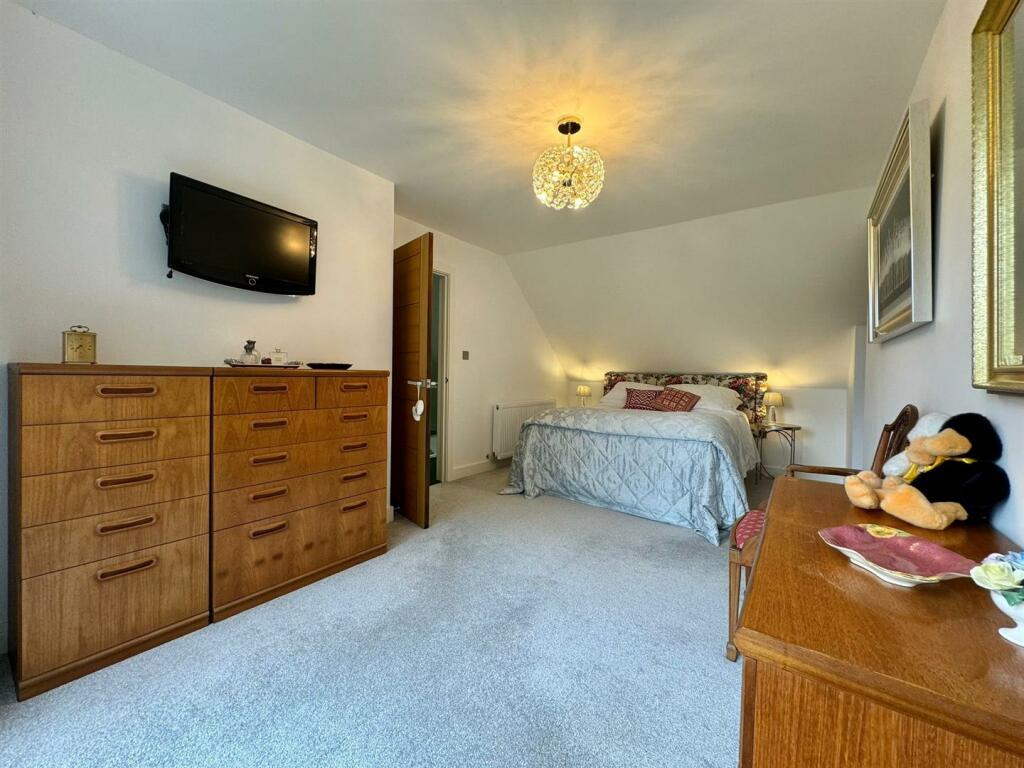 Additional property image - Oaklands Stoney Hills, Burnham-On-Crouch