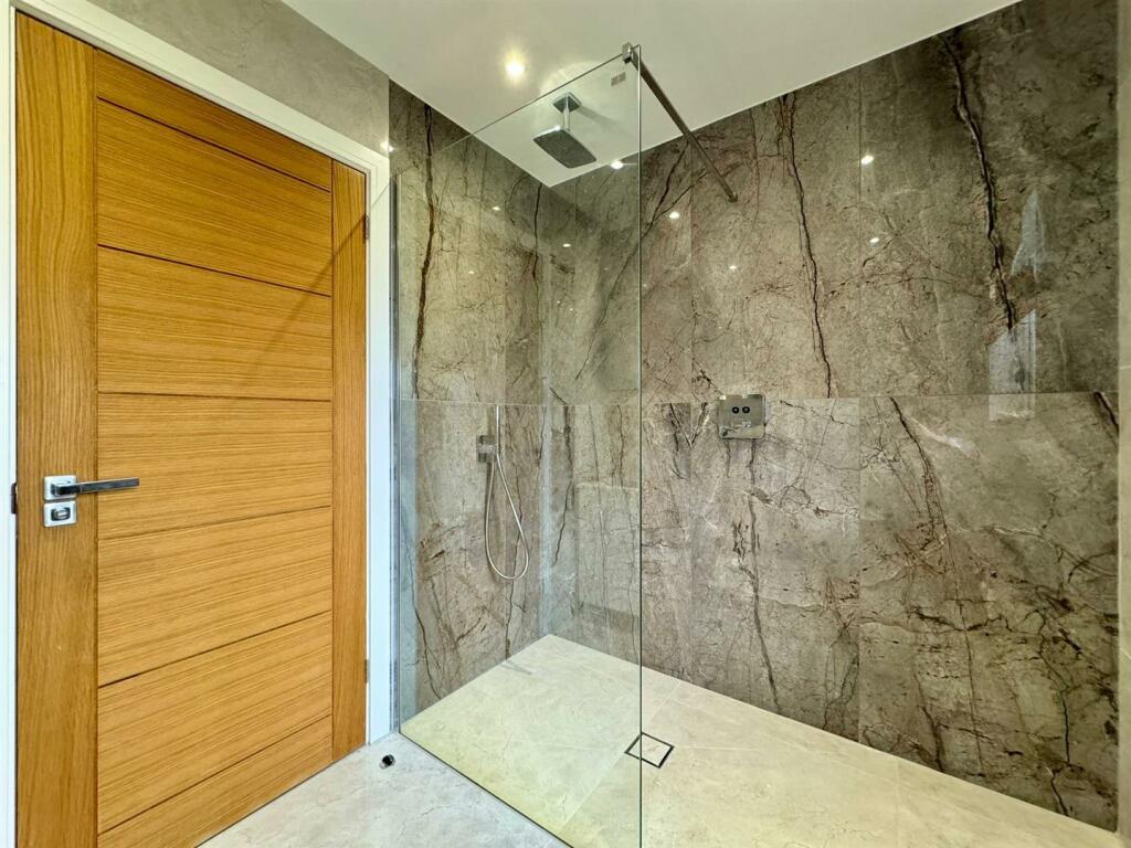 Additional property image - Oaklands Stoney Hills, Burnham-On-Crouch