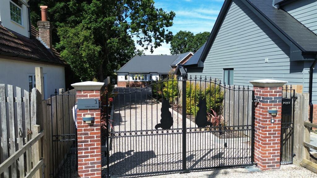 Additional property image - Oaklands Stoney Hills, Burnham-On-Crouch