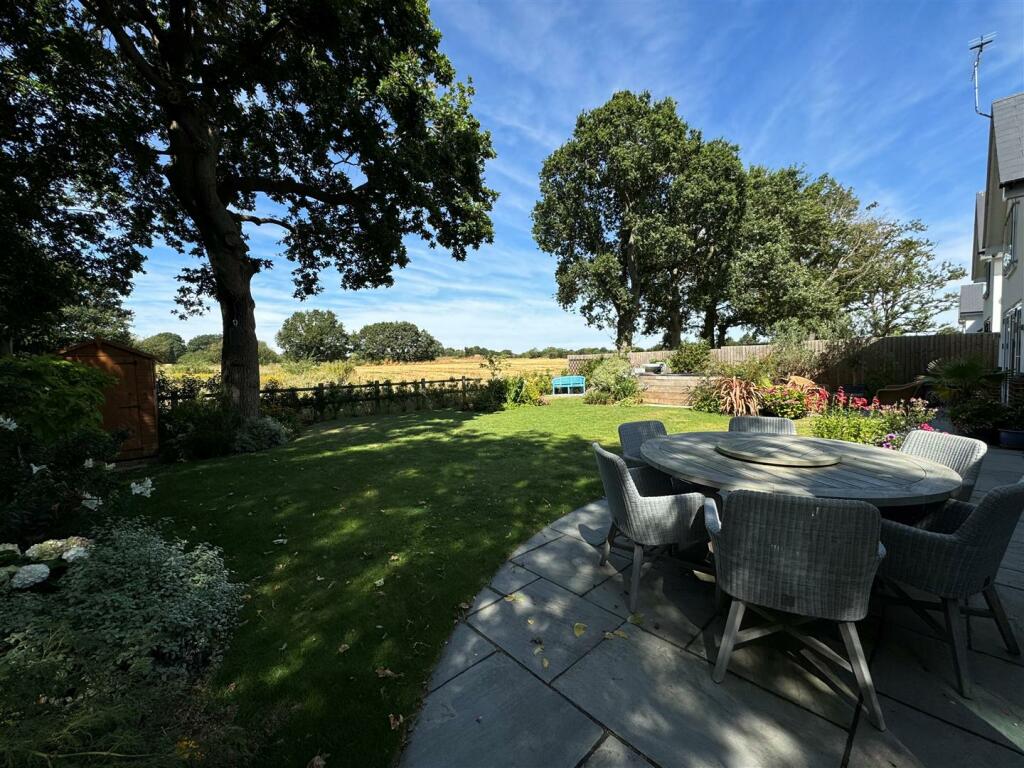 Additional property image - Oaklands Stoney Hills, Burnham-On-Crouch