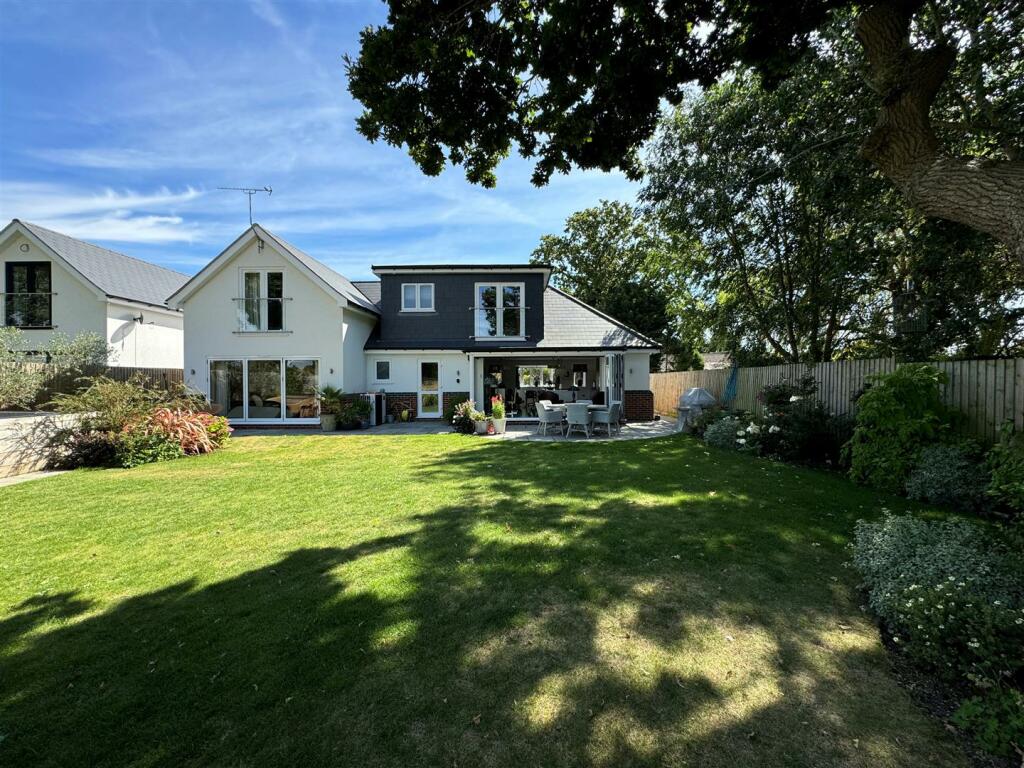 Additional property image - Oaklands Stoney Hills, Burnham-On-Crouch