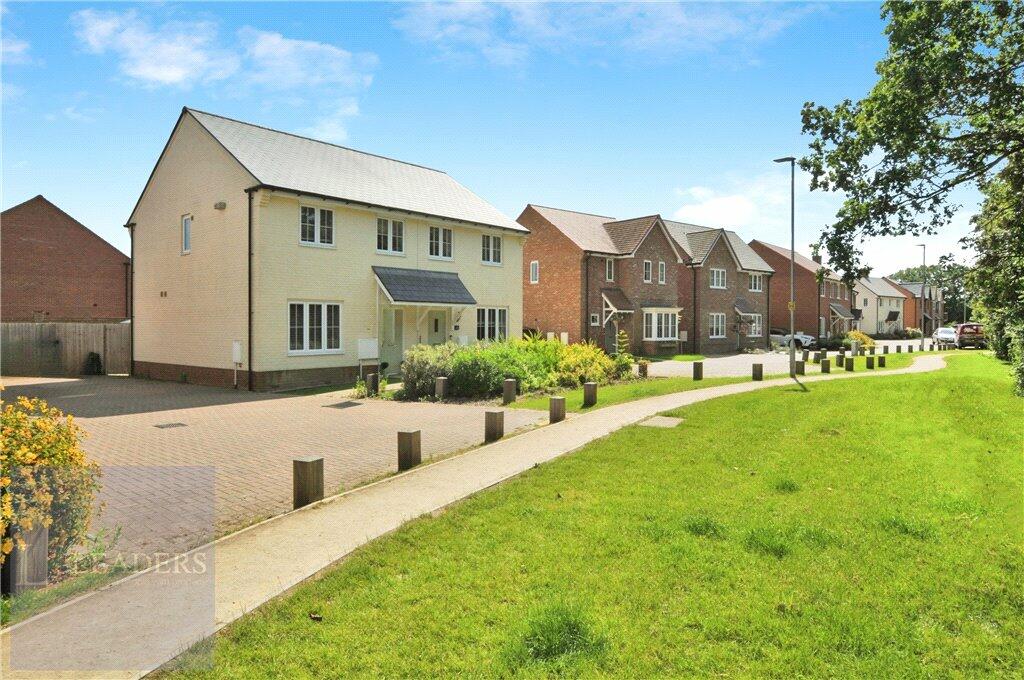 3 bedroom semidetached house for sale in Fiske Avenue, Halstead, Essex