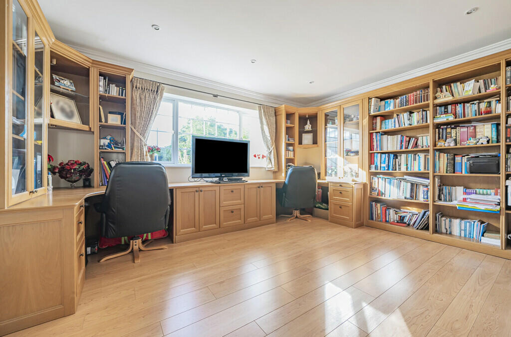 Additional property image - Tilbury Hill, Tilbury Juxta Clare, Halstead