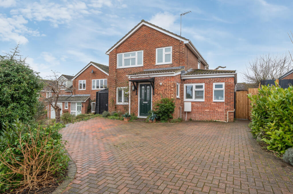 4 bedroom detached house