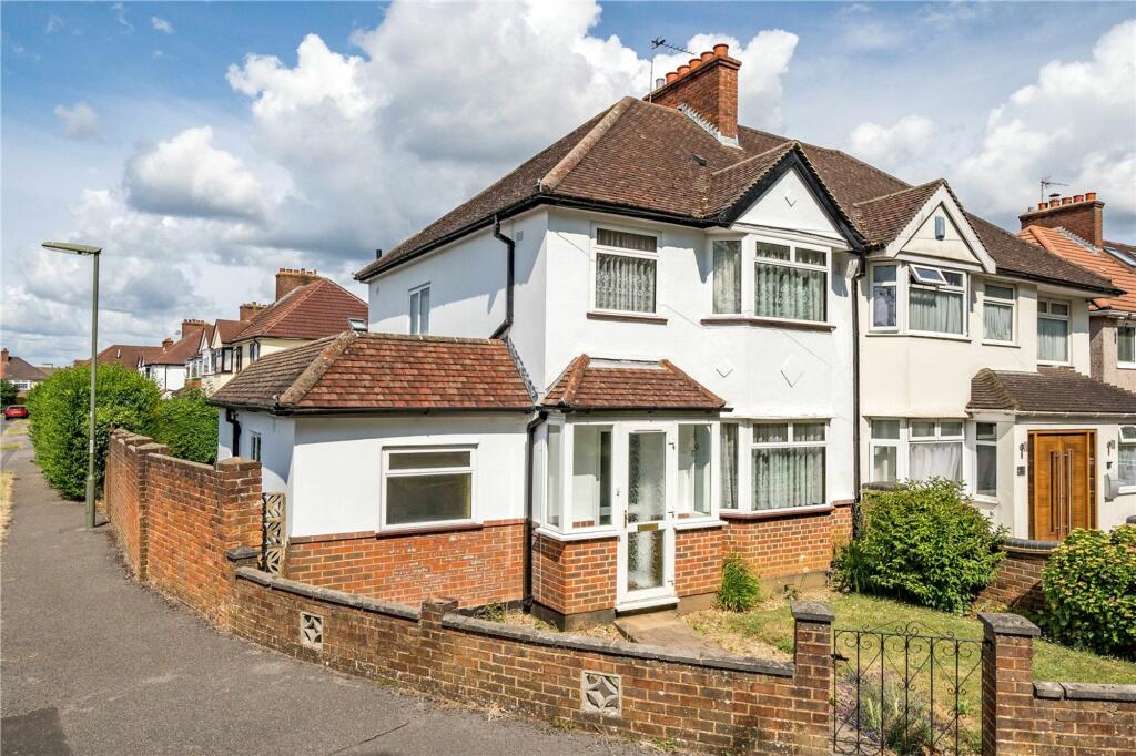 3 bedroom semidetached house for sale in Foxon Lane, Caterham, CR3