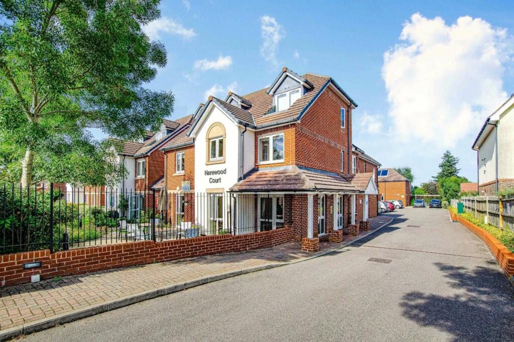 2 bedroom retirement property for sale in Limpsfield Road, Warlingham, CR6