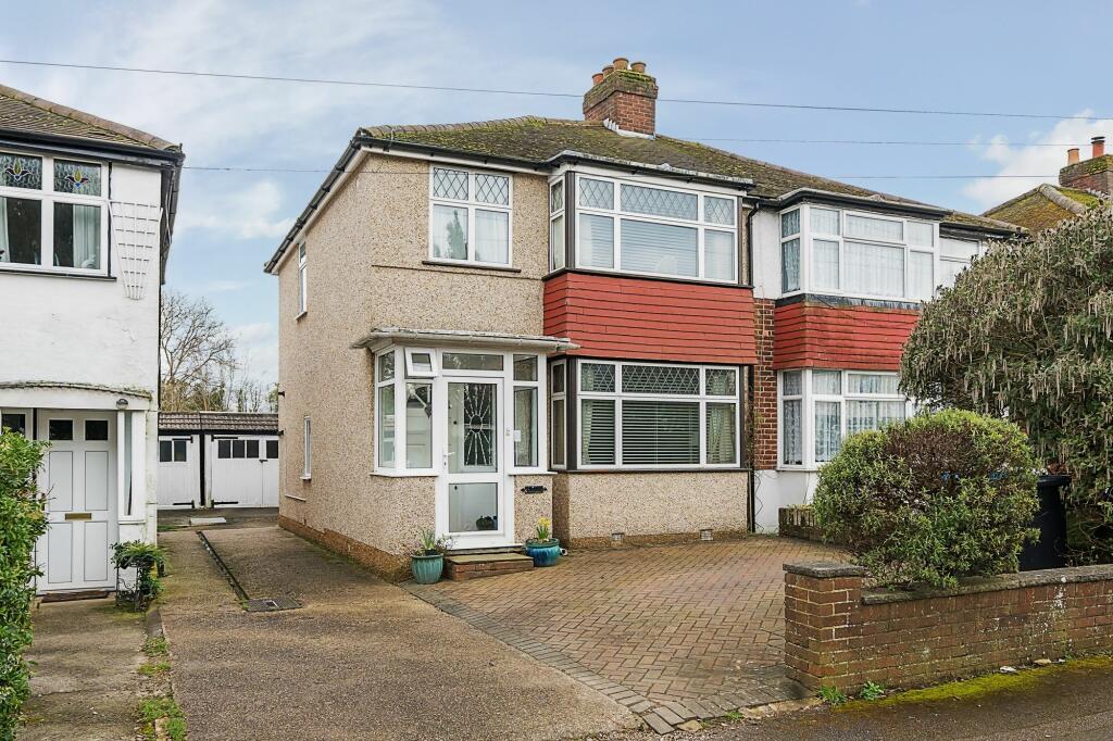 3 bedroom semidetached house for sale in Hamsey Green Gardens