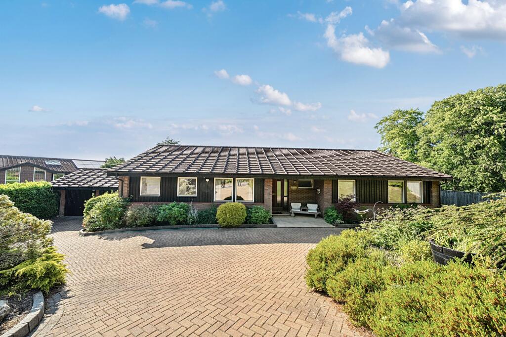 Main image of property: Westview Road, Warlingham, CR6