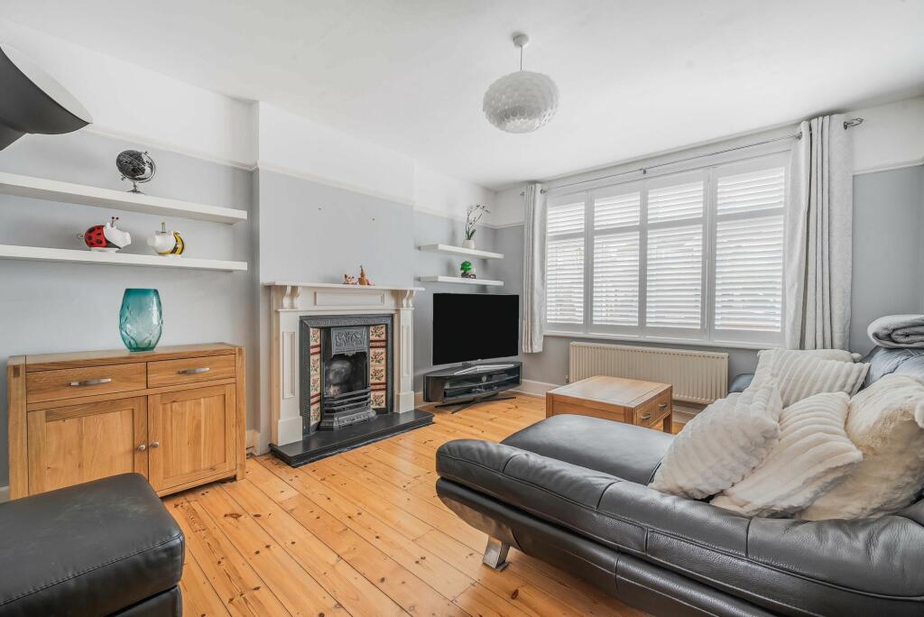 Additional property image - Waddington Avenue, Coulsdon, CR5