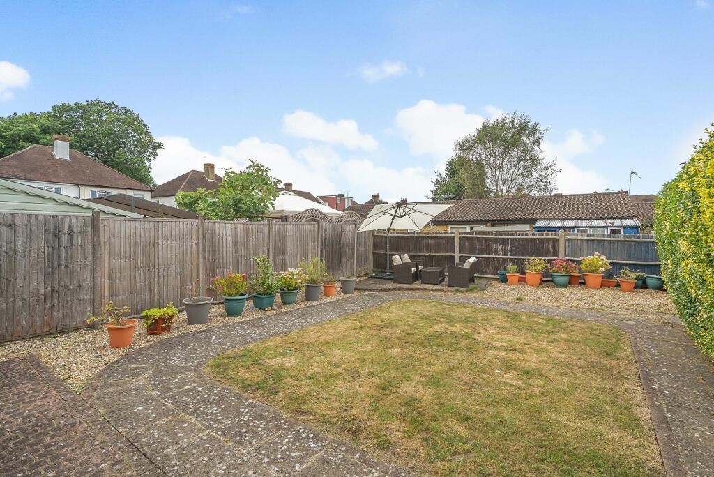 Additional property image - Waddington Avenue, Coulsdon, CR5