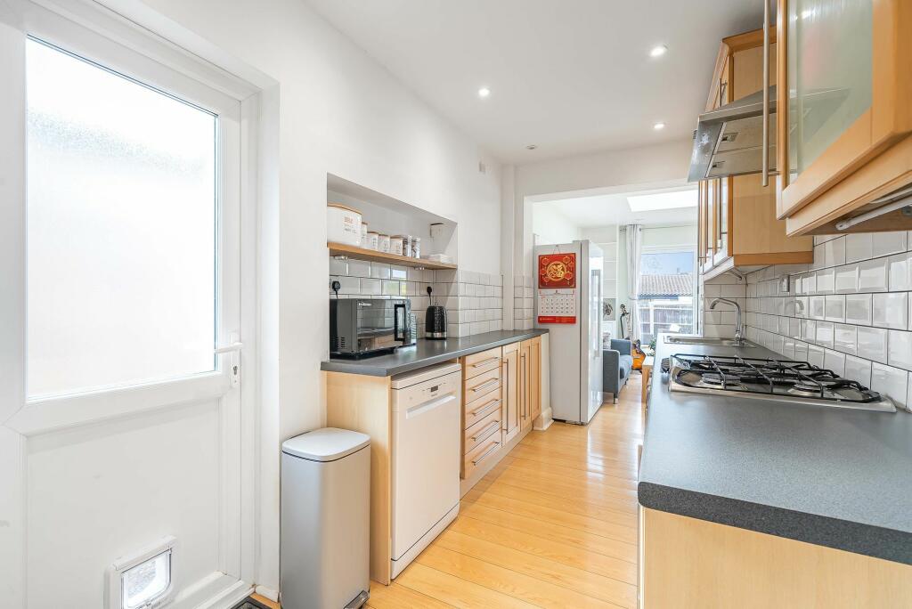 Additional property image - Waddington Avenue, Coulsdon, CR5