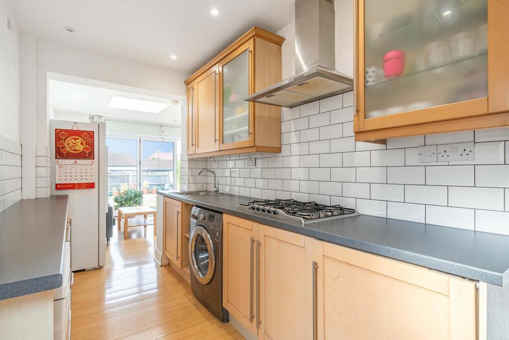 Additional property image - Waddington Avenue, Coulsdon, CR5