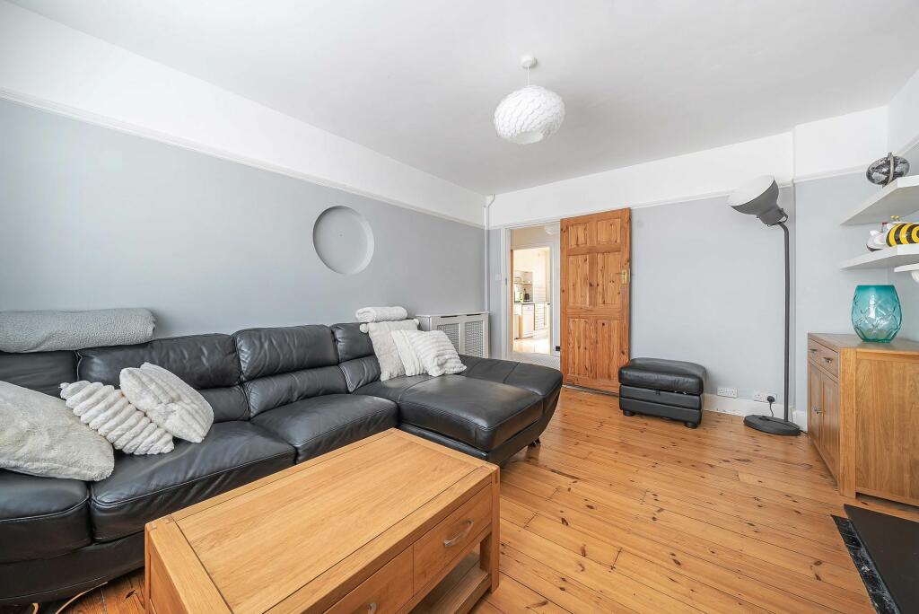 Additional property image - Waddington Avenue, Coulsdon, CR5
