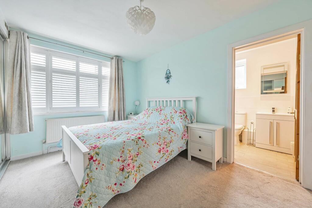 Additional property image - Waddington Avenue, Coulsdon, CR5