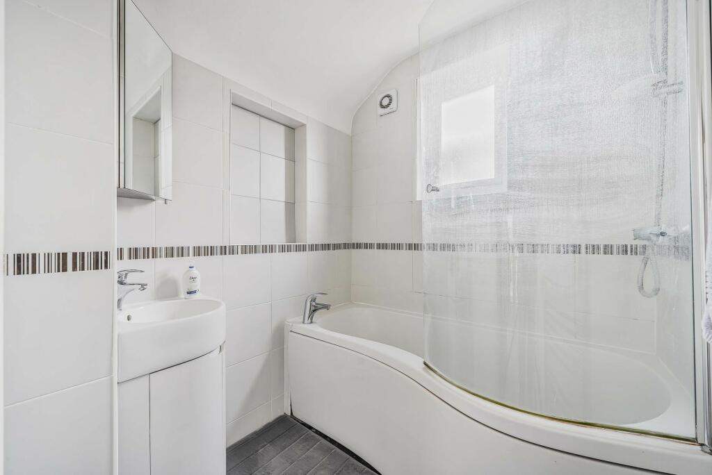 Additional property image - Waddington Avenue, Coulsdon, CR5