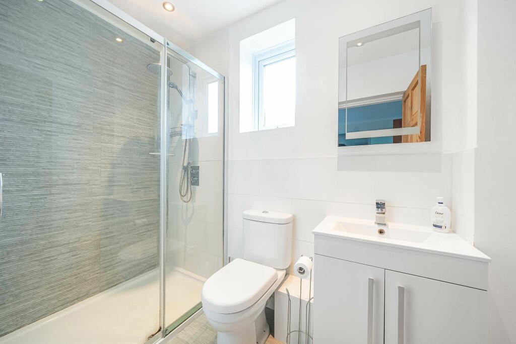 Additional property image - Waddington Avenue, Coulsdon, CR5