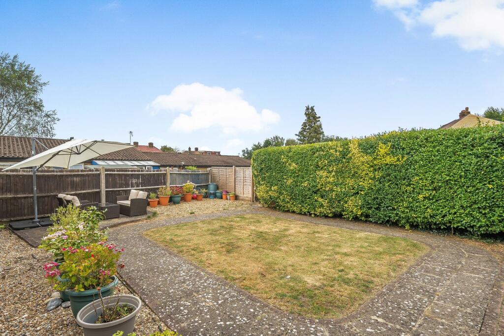 Additional property image - Waddington Avenue, Coulsdon, CR5