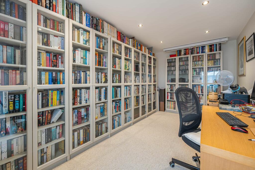 Additional property image - Rossetti Gardens, Coulsdon, CR5