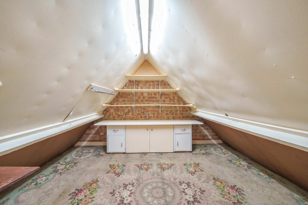 Additional property image - The Netherlands, Coulsdon, CR5