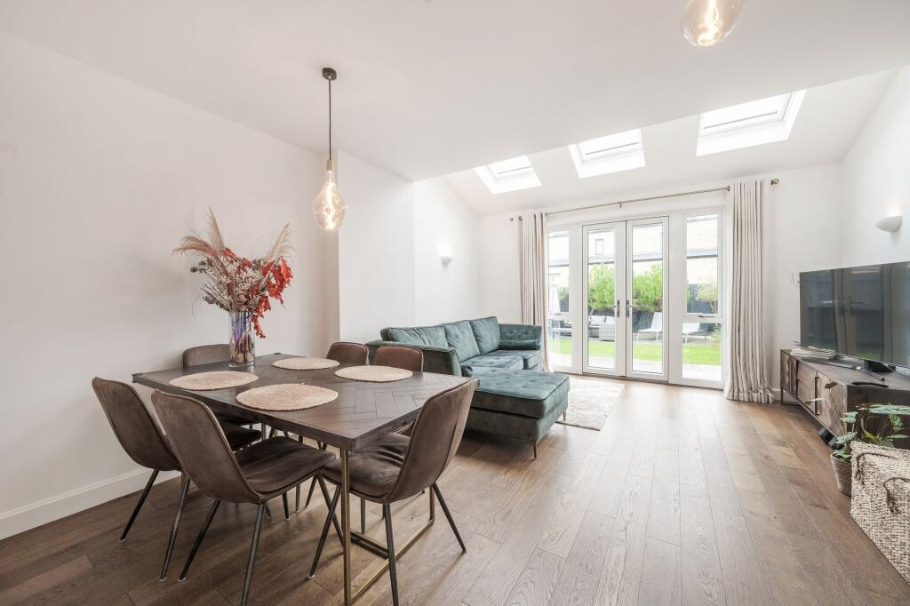 Additional property image - Van Brugh Avenue, Coulsdon, CR5