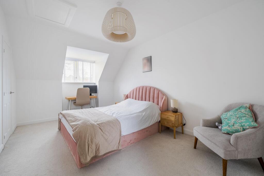 Additional property image - Van Brugh Avenue, Coulsdon, CR5