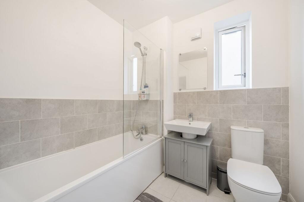 Additional property image - Van Brugh Avenue, Coulsdon, CR5