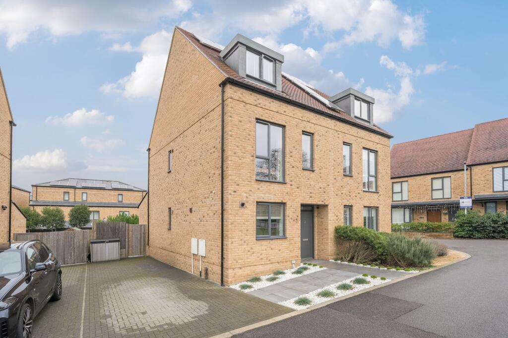 Additional property image - Van Brugh Avenue, Coulsdon, CR5