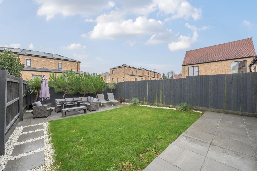 Additional property image - Van Brugh Avenue, Coulsdon, CR5