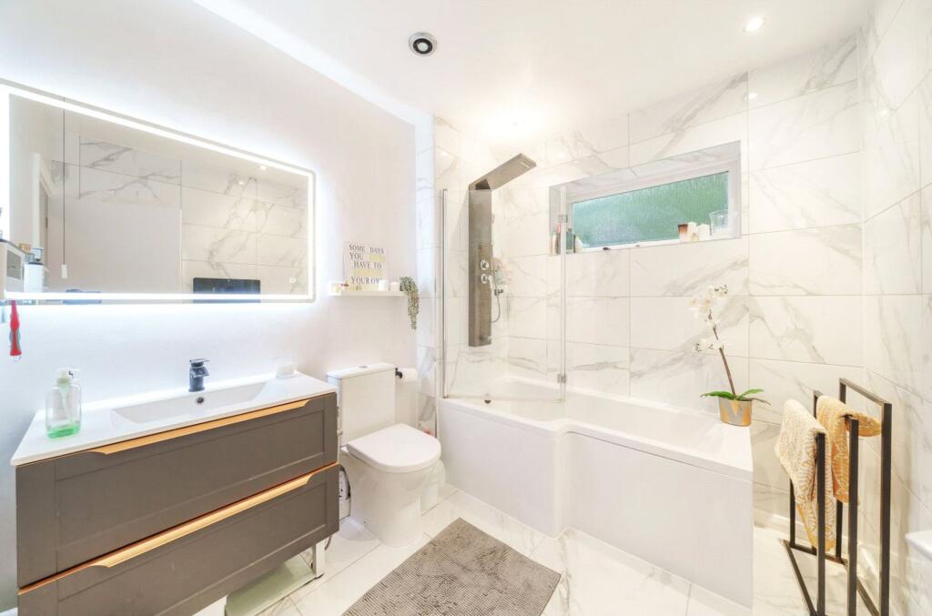 Additional property image - The Vale, Coulsdon, CR5