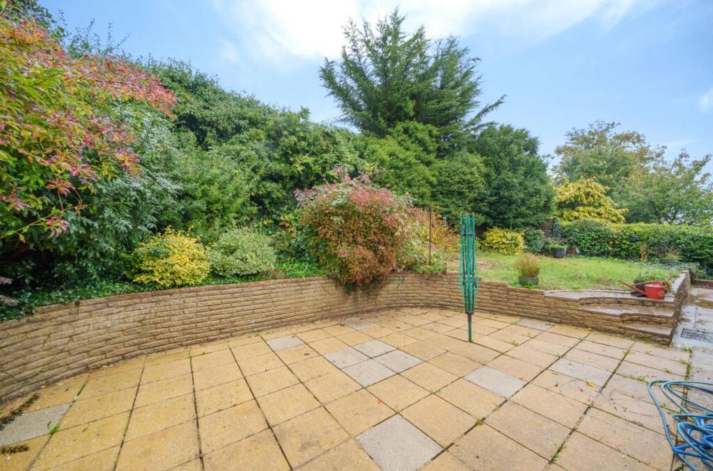Additional property image - The Vale, Coulsdon, CR5