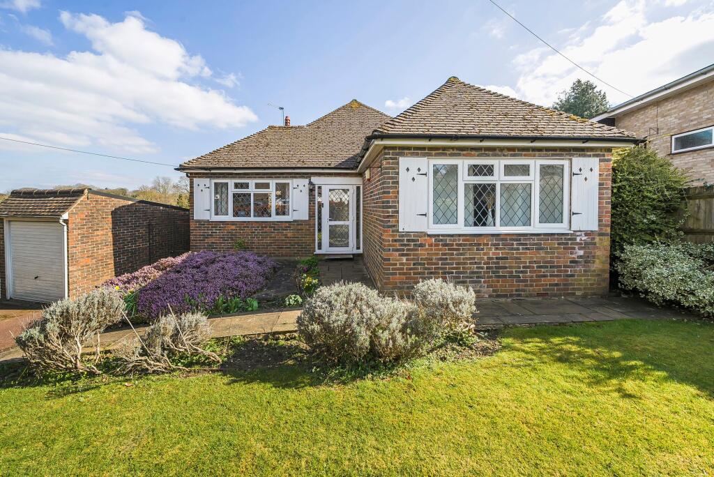 Main image of property: Taunton Lane, Coulsdon, CR5