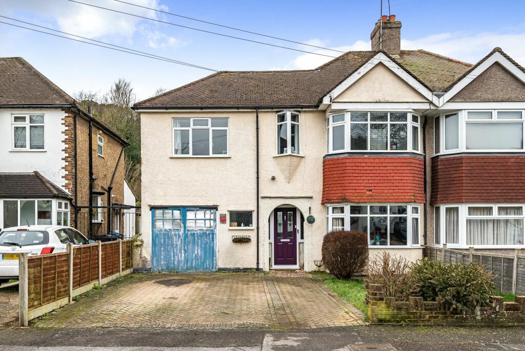 3 bedroom semidetached house for sale in Chaldon Way, Coulsdon, CR5