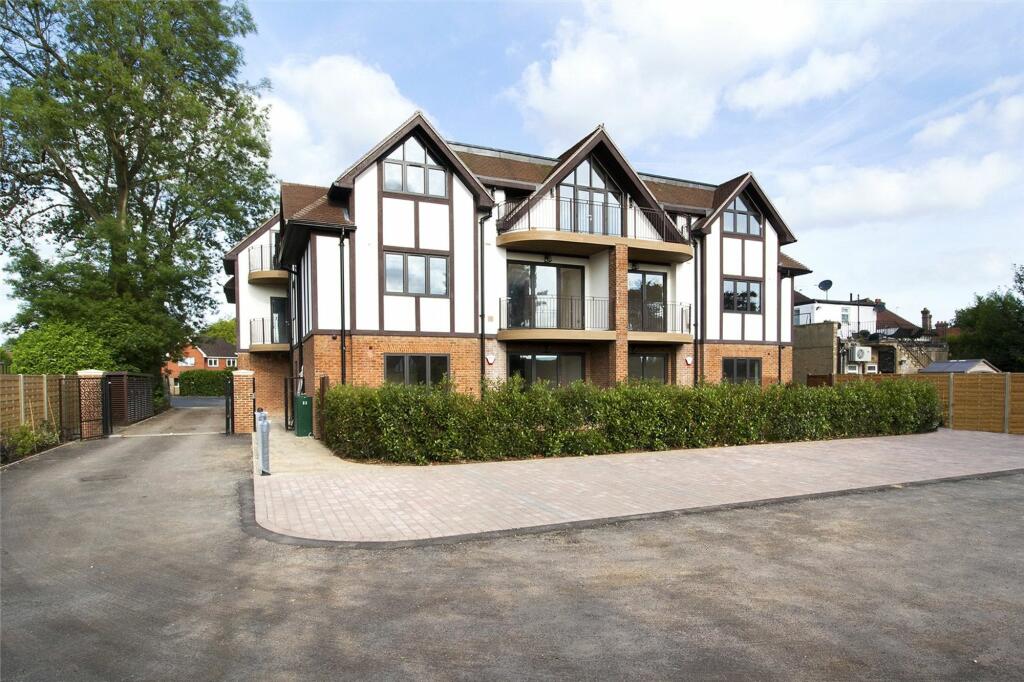 2 bedroom apartment for sale in Station Road, Woldingham, CR3