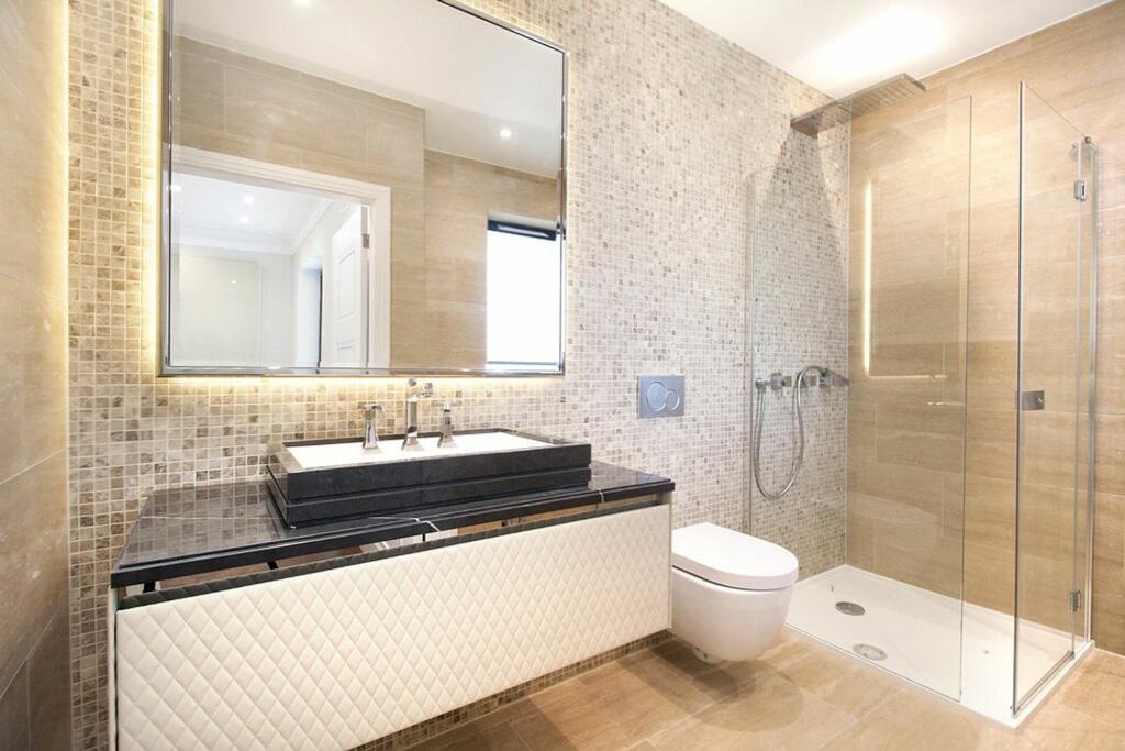 Additional property image - Station Road, Woldingham, CR3