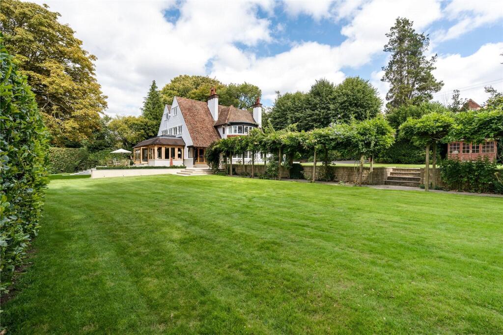 Main image of property: Park View Road, Woldingham, CR3