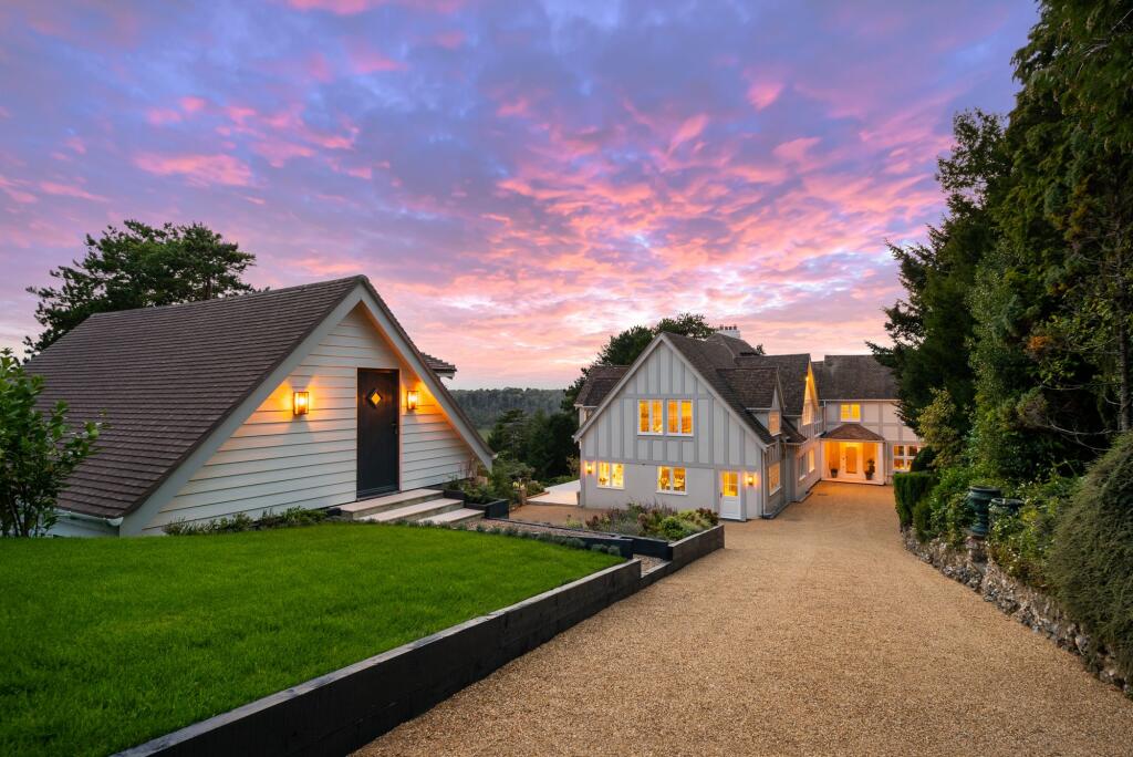 Main image of property: Park View Road, Woldingham, CR3