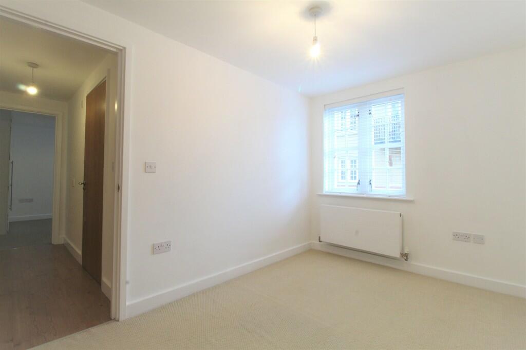 Additional property image - Grosvenor Place, East Street