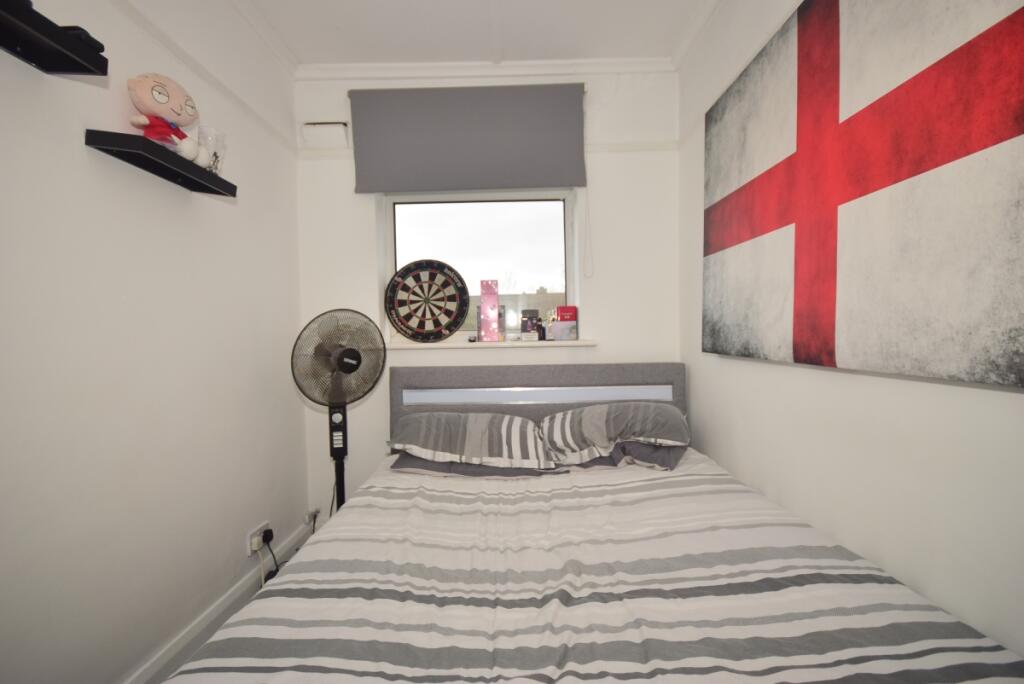 Apartment to rent on Eversley Avenue Bexleyheath DA7