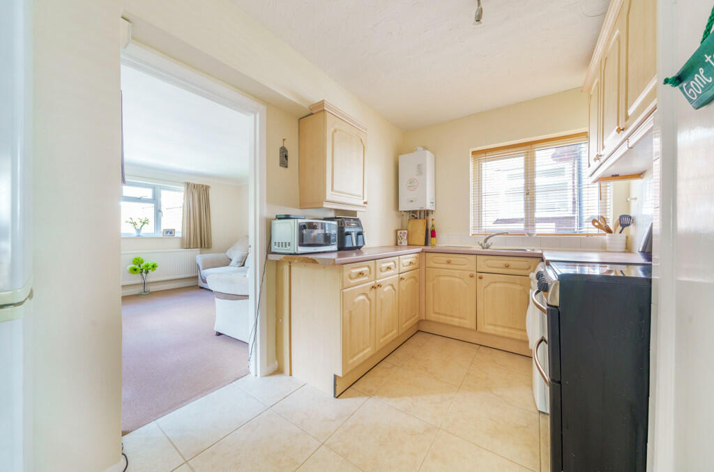 2 bedroom for sale in Pennylets Green, Stoke Poges, Slough, SL2